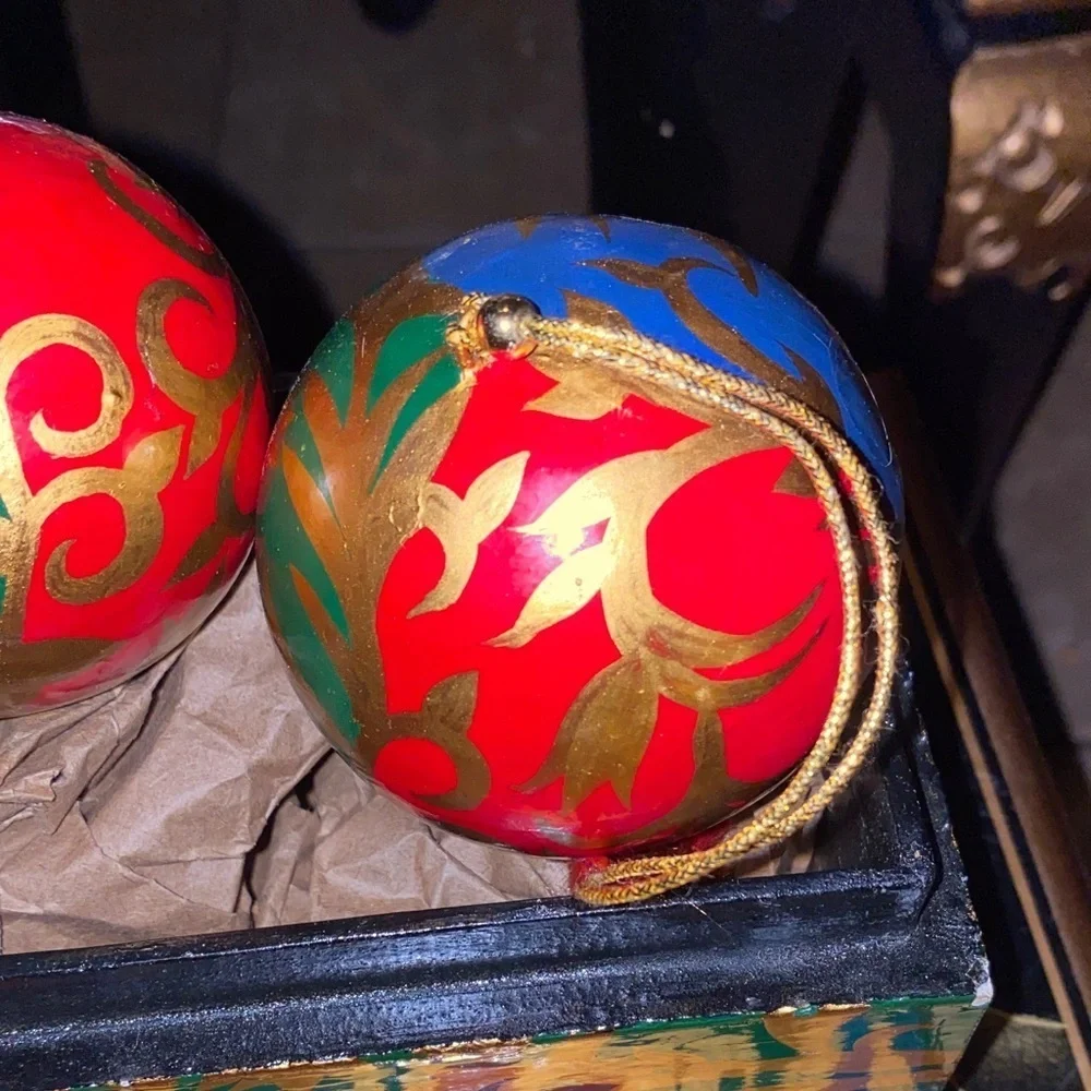 BX40 Vintage Hand Painted Italian Florentino Wooden Christmas Ornaments W/Box